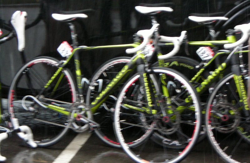 2011-07-05 91 Materiel des coureurs.JPG